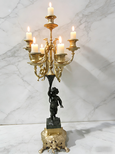 Décoration d'intérieur de luxe, style français antique, sculpture <span class=keywords><strong>en</strong></span> <span class=keywords><strong>bronze</strong></span> Putto/Cupidon, chandelier à 5 bras, porte-bougie orné - Product Image 2