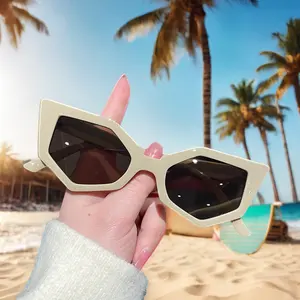 13124 Fashion Cat Eye Candy Colors Sunglasses Women Retro Brand Designer Punk Eyewear Men Trending Sun Glasses UV400 Y2K Oculus