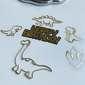 Decorazione in Acrilico 'Buon Compleanno ai Dinosauri' per il Primo Compleanno di un Bambino, Topper per Torta Natalizia - Product Image 2