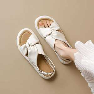 Sandales plates confortables pour femmes, sexy, à bout fermé, avec décorations florales en strass, bride arrière élastique, chaussures de plage, sandales décontractées d'été - Product Image 1