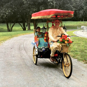 High Quality 3-Wheel New Style Horse Tricycle Electric Rickshaw <b>Pedal</b> Three Wheel European Carriage Wedding Car - Product Image 4