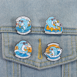 Mentalmente estoy aquí esmalte Pin cita divertida montar la ola Tropical delfín playa broche solapa insignia joyería regalo al por mayor - Product Image 1