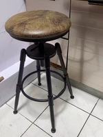 Tabouret de bar pivotant HANYEE de style industriel vintage, réglable en hauteur, en cuir PU, sans dossier (en option)
