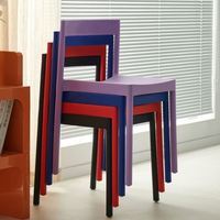 Chaise de salle à manger moderne empilable en plastique coloré, chaise de loisirs simple pour la maison en PP, chaise de salle à manger en plastique