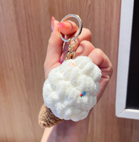 Pendentif en peluche coloré en forme de crème glacée, porte-clés mignon et réaliste en forme de cornet de crème glacée, décoration à suspendre pour sac, petit cadeau, petite pièce.
