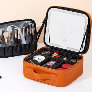 Bolsa de <span class=keywords><strong>Maquillaje</strong></span> de Viaje de PU con Cierre LED de Alta Gama, Espejo, Portátil, Gran Capacidad, para Mujer, con Estuche para Brochas de <span class=keywords><strong>Maquillaje</strong></span> - Product Image 4