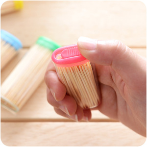 Supply of lighter-shaped bamboo <b>toothpicks</b>, portable bamboo skewers for travel and street vending wholesale. - Product Image 2