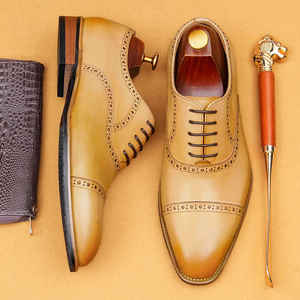 Zapatos Oxford Formales de Cuero Genuino Pulido de Alta Gama para Hombre, con Punta Cuadrada, en Negro Oscuro para Parejas, con Botones Dorados - Product Image 1