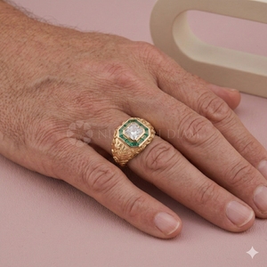 Bague élégante en or jaune avec diamant de laboratoire taille radiant, bijoux fins pour homme, provenance Inde - Product Image 6