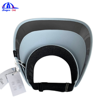 Casquette de luxe discrète à double visière, bleu mat à l'extérieur, noir brillant à l'intérieur, style streetwear futuriste, protection UV, pour sports de plein air