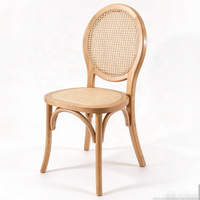 Chaise de salle à manger ovale en bois massif nordique avec dossier en rotin tressé, style vintage français naturel pour événements de mariage