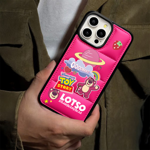 Étui de téléphone antichoc en cuir matelassé motif ours de dessin animé, style meilleur ami pour iPhone 13 Pro - Product Image 3