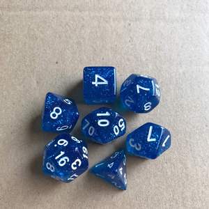 Juego de Dados Poliédricos de Acrílico con Purpurina Transparente y Piedras Preciosas Naturales para D&D y Juegos de Rol al por Mayor - Product Image 3
