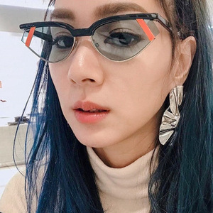 แว่นสายตาอ่านหนังสือทรงกลมกรอบโลหะรุ่นใหม่ขายดีปี 2019 - Product Image 2