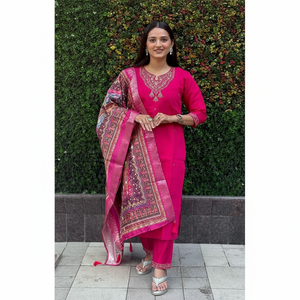 Grand Elegant Straight Kurti Pant Dupatta Set Colección étnica india opulenta para B2B Venta al por mayor y regalos corporativos - Product Image 1