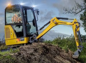 รถขุดไฮดรอลิกขนาดเล็ก ยี่ห้อลิวกง รุ่น 9018F น้ำหนัก 1.8 ตัน สำหรับงานก่อสร้าง - Product Image 2