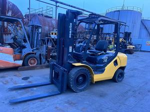 Chariot élévateur diesel Komatsu d'occasion FD25 FD30 3T à mât bi-étages et pneus pneumatiques - Offre Spéciale - Product Image 6