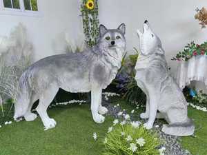 Lampe sculpturale en forme de loup LED pour la décoration de parcs en plein air, éclairage paysager unique pour les festivals et les événements nocturnes - Product Image 1