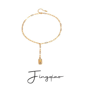 Collier pendentif géométrique en acier inoxydable doré Yueli avec chaîne trombone et motif étoile - Product Image 1