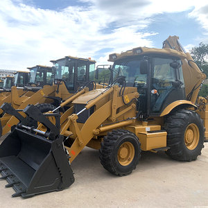 Chargeuse sur pneus compacte 4x4 haute performance, diesel, multi-usages, avec divers accessoires - Product Image 1