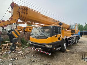 Grúa de Camión de Alto Rendimiento de 25 Toneladas con Repuestos en Oferta xTC250H - Product Image 2