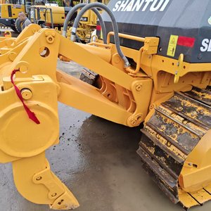 รถดันดิน Shantui SD16 รุ่นปี 2022 เครื่องยนต์ Cummins 175 แรงม้า ความจุดันดิน 6.4 เมตร  รถมือสอง - Product Image 2