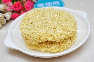 เครื่องทำบะหมี่กึ่งสำเร็จรูปแบบเกาหลีระบบอัตโนมัติแบบอุตสาหกรรมเครื่องอัดทำเส้นก๋วยเตี๋ยวแบบทันทีสำหรับโรงงานสายการผลิต