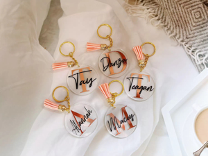 Cá nhân Acrylic tròn Keychain tùy chỉnh tên/Ban đầu tua Keyring cho quà tặng phụ kiện hàng ngày - Product Image 4