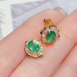 המפעל מייצר עגילי כסף איכותיים ומעוצבים להפליא משובצים ברקים טבעיים. - Product Image 5