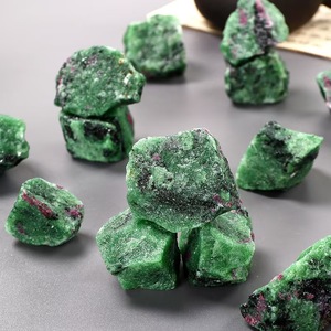 Pierres brutes de gemmes en vrac de haute qualité en gros : Morganite de Tanzanie, Cristaux d'épidote, Rubis brut, Zoisite - Product Image 5