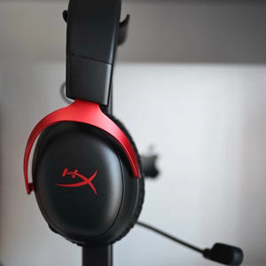 ชุดหูฟังสำหรับเล่นเกมแบบมีสาย HyperX Cloud III สำหรับพีซี/PS5/Xbox Series X | หูฟังแบบครอบหู ANC ไดรเวอร์แบบ Angled ขนาด 53 มม. ระบบเสียง DTS Spatial Audio พร้อมแผ่นรองหูฟังแบบ Memory Foam สำหรับดีเจ - Product Image 1
