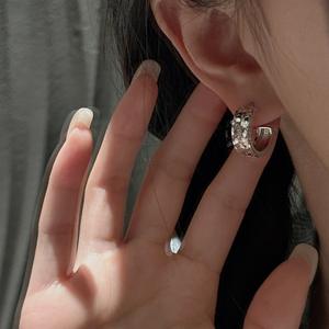 Boucles d'oreilles en argent pur S925, nid d'abeilles, glace pilée, style vintage français médiéval, style incurvé, design basique tendance - Product Image 3