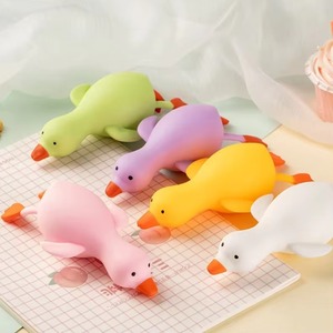 Recrutement de concessionnaires, sans pression sur les stocks, adorables jouets en forme de canard jaune en TPR, jouets de décompression colorés, cadeaux de <span class=keywords><strong>naissance</strong></span> pour enfants. - Product Image 3