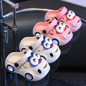 Sandali per Bambini a Tema Auto Luminosi al Buio, Ciabatte Estive Antiscivolo <span class=keywords><strong>con</strong></span> Punta Rinforzata, <span class=keywords><strong>Scarpe</strong></span> Cartoon per Ragazzi e Ragazze - Product Image 3
