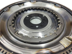 <span class=keywords><strong>Volante</strong></span> Nuevo y Sólido BYD 6DT256 de 129 Dientes para Transmisión de <span class=keywords><strong>Doble</strong></span> <span class=keywords><strong>Embrague</strong></span> Seca de 6 Velocidades Speedo G6 F3 Qin - Product Image 3