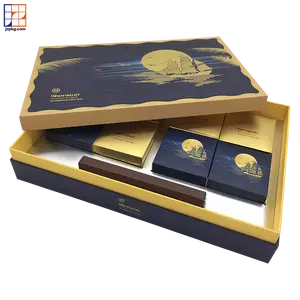 2021 New design gold foiling LOGO paper gift packaging high end quality mooncake box Malaysia Singapore