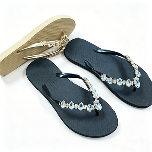 Nouvelles tongs plates pour femmes, design estival, confort simple, semelle souple, effet pailleté. - Product Image 2