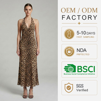 Robe longue dos nu tendance pour femme, imprimé léopard, en maille douce, style licou, fabrication OEM Guangzhou