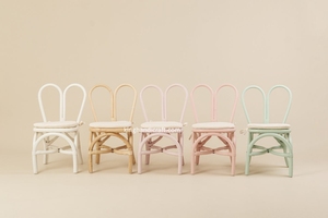 Chaise pour enfants en rotin moderne faite à la main de qualité supérieure - Rotin écologique durable avec des caractéristiques de sécurité pour une utilisation en intérieur dans les hôtels et les parcs - Product Image 5