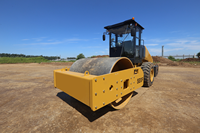 Compacteur vibrant à tambour unique de 20 tonnes 520F avec pied de mouton pour asphalte