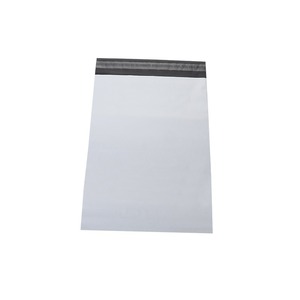 Sobre de Envío Acolchado Metálico Plateado Ecológico, Bolsa de Embalaje para Ropa Resistente al Agua y a Desgarros - Product Image 2