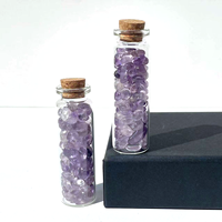 Bouteille à Vœux en Cristal Naturel de 7 cm avec Pierres de Guérison et Éclats de Cristal – Vente en Gros