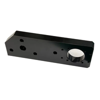 Plaque de fixation sur mesure en acier inoxydable/aluminium usinée CNC, anodisée noire, à trous multiples, pour pièces de robot, usinée par électroérosion à fil