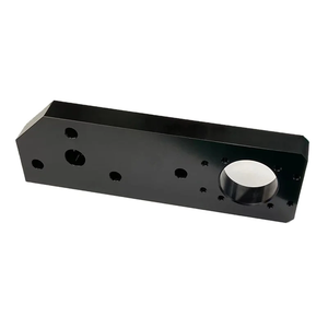 Plaque de fixation en aluminium usinée CNC sur mesure, base de montage multi-trous anodisée noire pour pièces de robot - Product Image 5