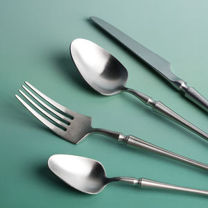 <span class=keywords><strong>Utensilios</strong></span> de restaurante, cubiertos Vintage, mango redondo, 18 10, cubiertos de acero inoxidable, juego de cubiertos de Hotel de 5 estrellas <span class=keywords><strong>para</strong></span> regalo de boda - Product Image 4