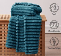 Vente en gros de couverture en molleton jacquard à rayures épaisses pour fauteuil couverture polaire d'hiver pour fauteuil moelleux couverture douce et confortable King Size