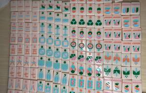 Ensemble de Mahjong en acrylique minimaliste <span class=keywords><strong>rose</strong></span>, orange, bleu <span class=keywords><strong>et</strong></span> vert de style américain fabriqué en usine de 160 carreaux, gravé à la main. - Product Image 5