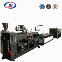 Machine de production de profilés de terrasse en WPC, PP, PE gaufrés à l'extérieur avec contrôle PLC, équipement de fabrication de revêtements de sol haute productivité