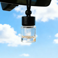 Bouteille diffuseur de parfum de voiture ronde vide personnalisée de 8 ml en verre avec bouchon en bois à vis noir et pendentif, flacons diffuseurs d'arômes noirs