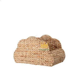 Panier de rangement en jacinthe d'eau en forme de poulet, avec queue noire et peigne rouge, pour cuisine rustique et chambre d'enfant, vente en gros - Product Image 3